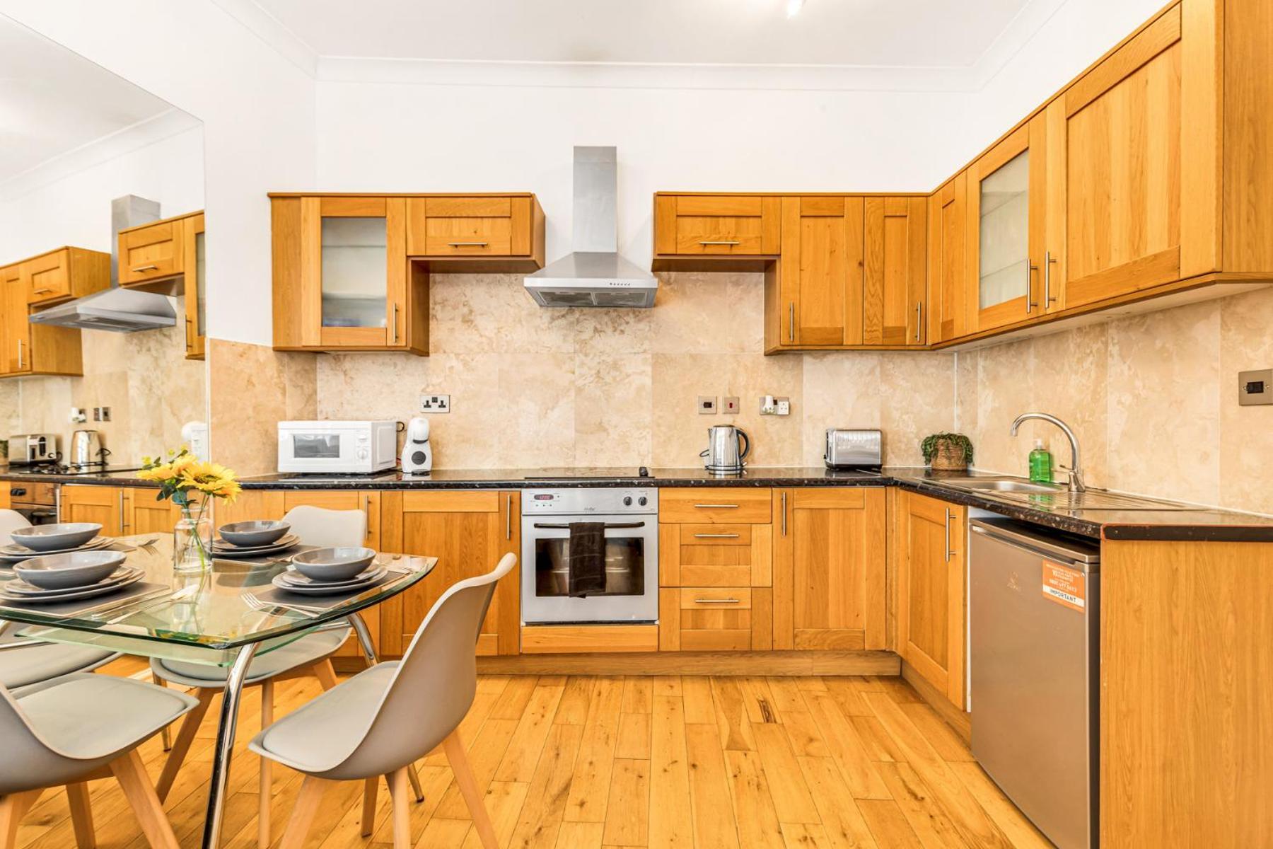 Luxstay2 Earls Court Apartment - Sleeps Up To 8 لندن المظهر الخارجي الصورة