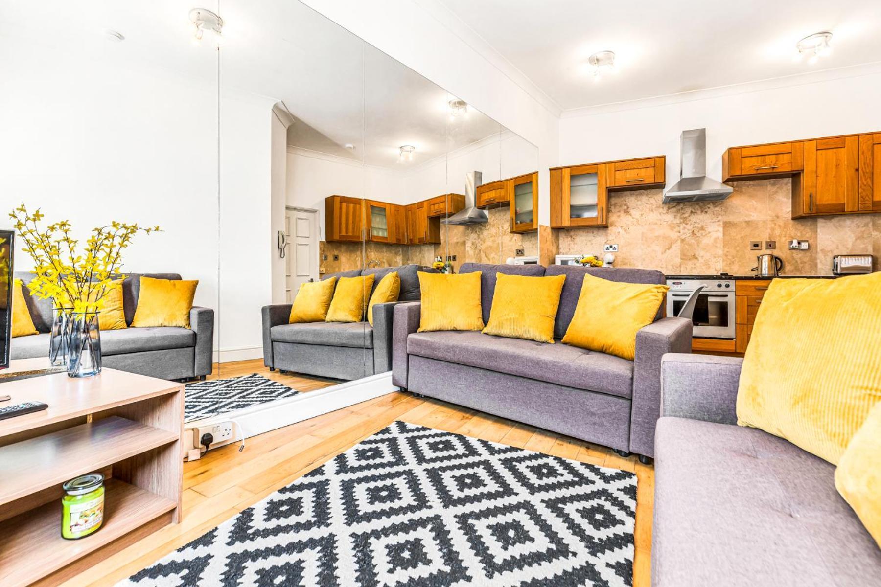 Luxstay2 Earls Court Apartment - Sleeps Up To 8 لندن المظهر الخارجي الصورة