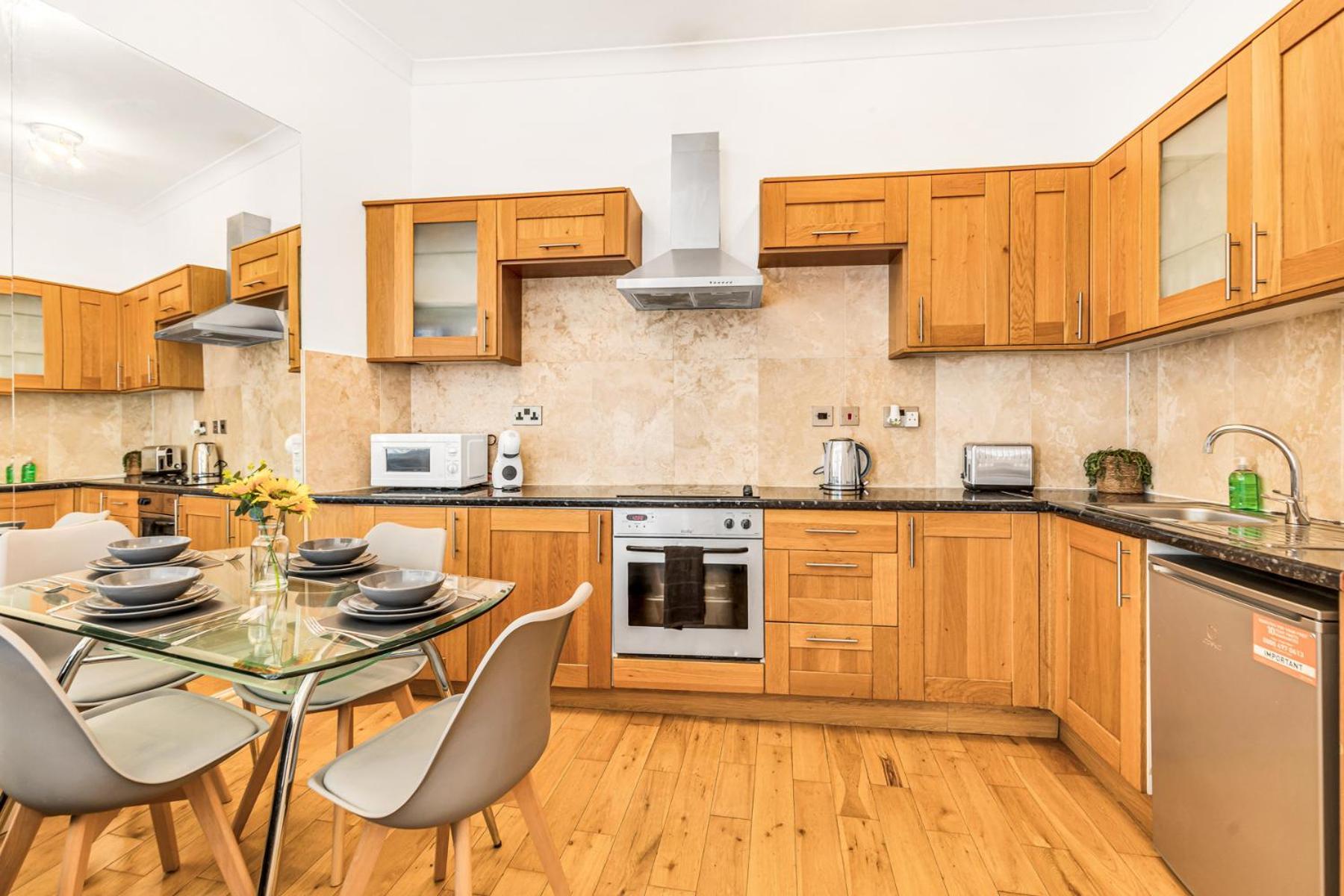 Luxstay2 Earls Court Apartment - Sleeps Up To 8 لندن المظهر الخارجي الصورة